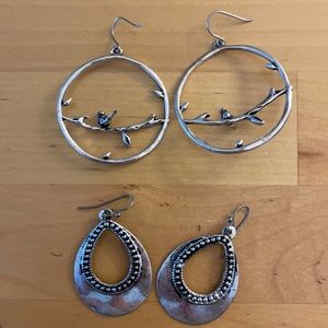 2 pair Earrings